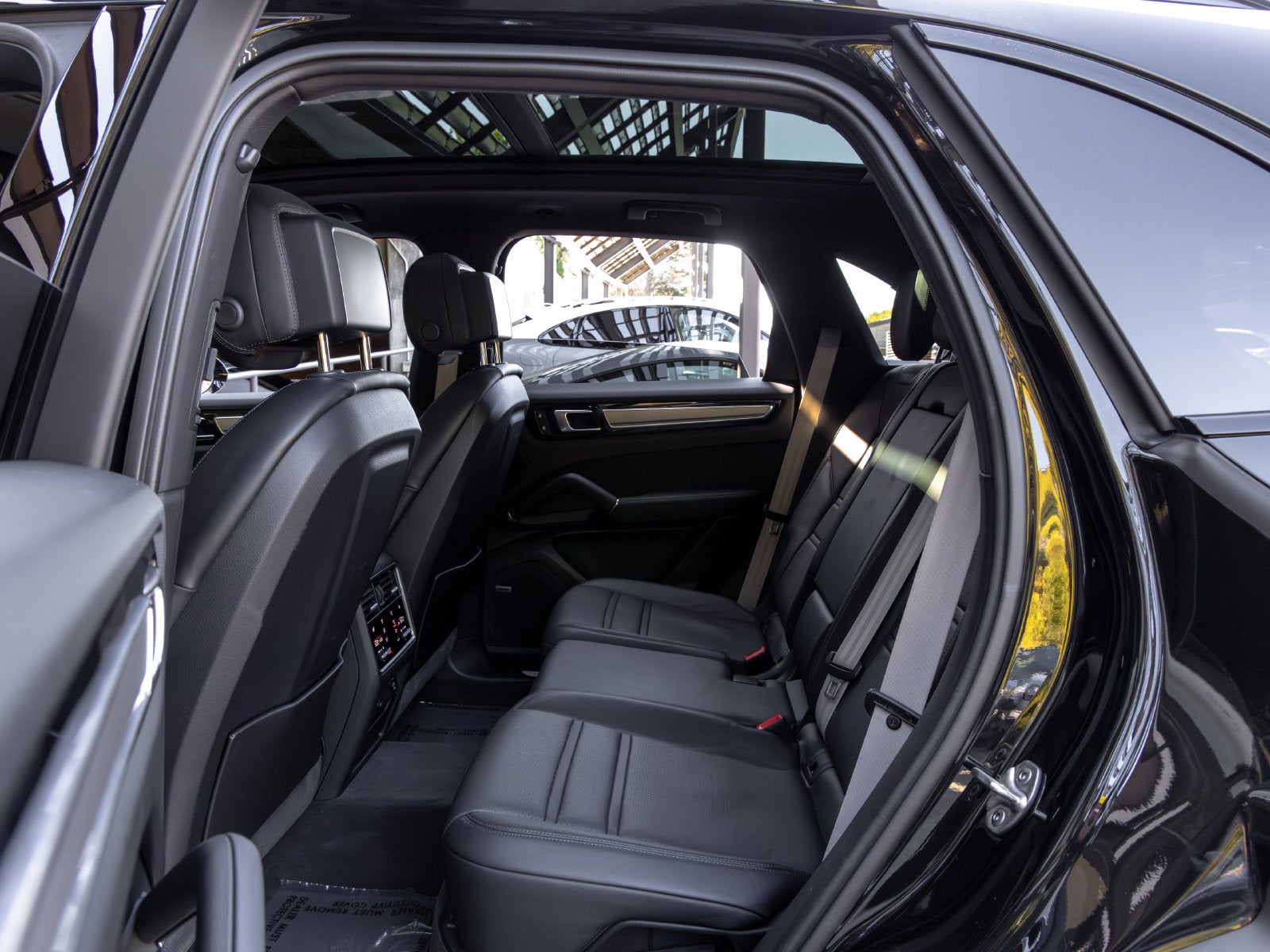 2023 Porsche Cayenne Cayenne S Platinum Edition