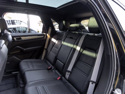 2023 Porsche Cayenne Cayenne S Platinum Edition