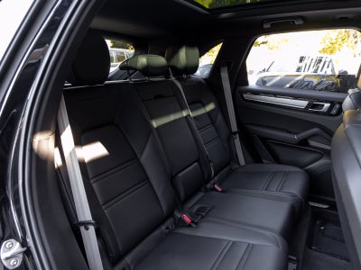 2023 Porsche Cayenne Cayenne S Platinum Edition
