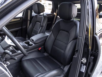 2023 Porsche Cayenne Cayenne S Platinum Edition