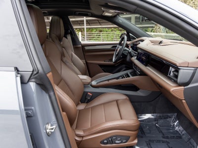 2026 Porsche Macan Macan 4S Electric