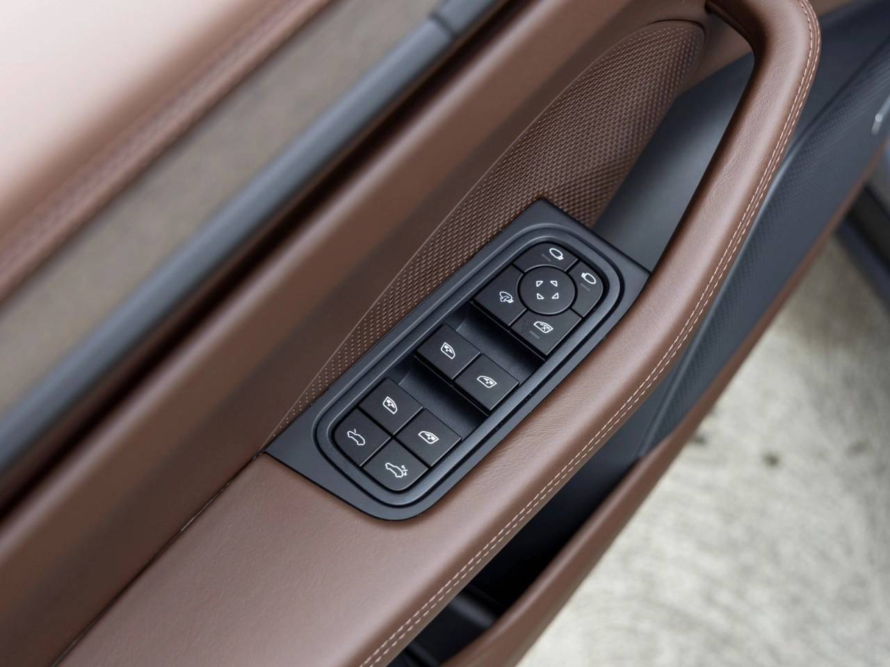 2026 Porsche Macan Macan 4S Electric