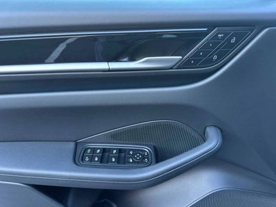 2025 Porsche Macan Macan 4S Electric