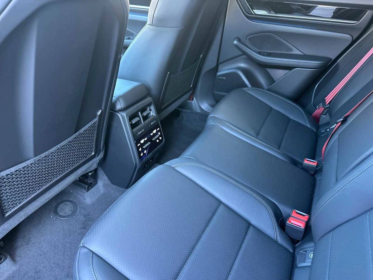 2025 Porsche Macan Macan 4S Electric