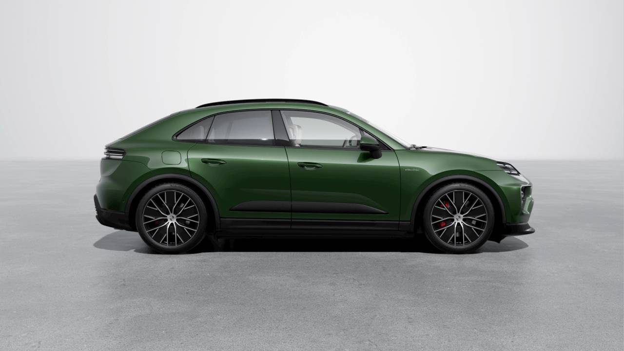 2025 Porsche Macan 4S Electric