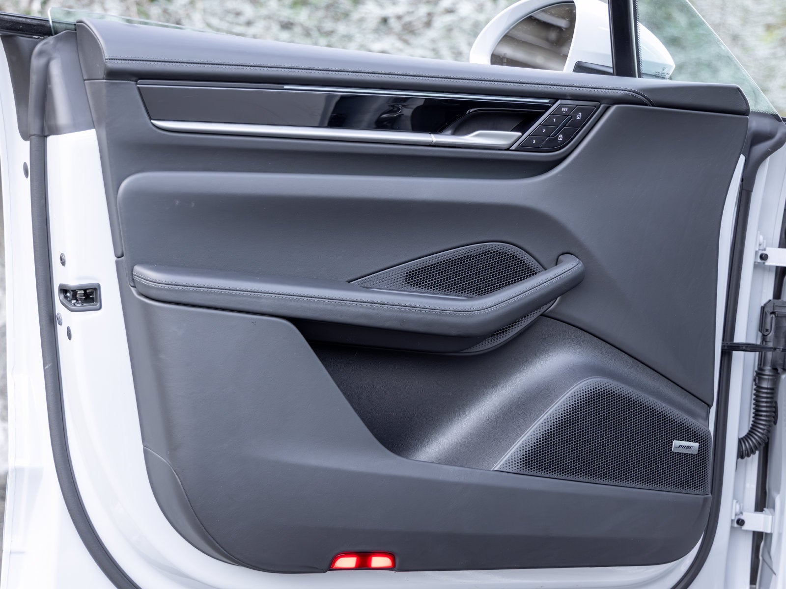 2025 Porsche Macan Macan 4S Electric