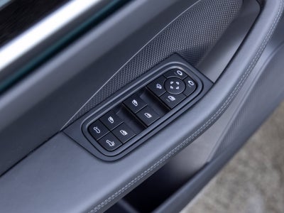 2025 Porsche Macan Macan 4S Electric