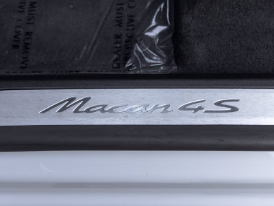 2025 Porsche Macan Macan 4S Electric