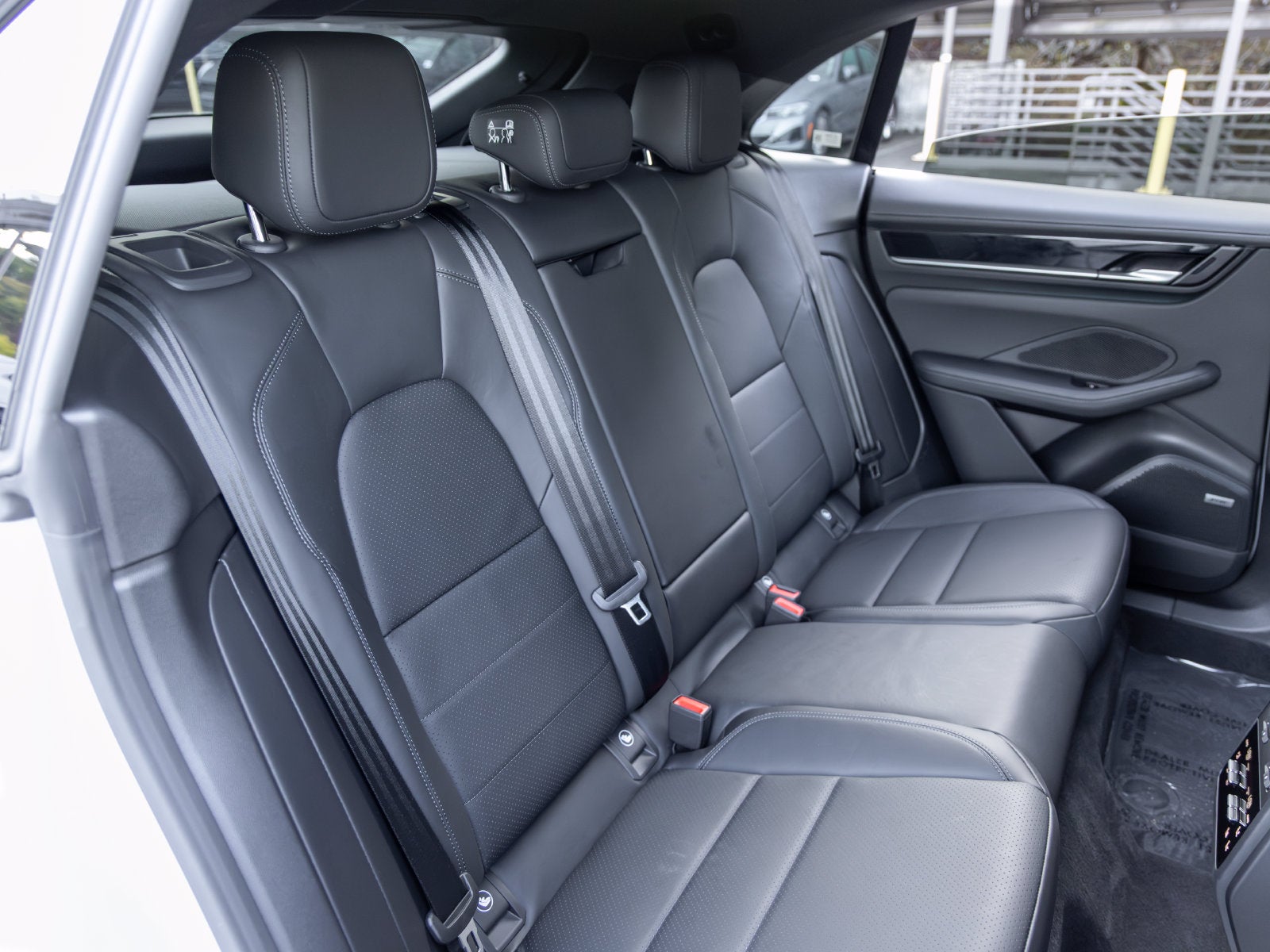 2025 Porsche Macan Macan 4S Electric