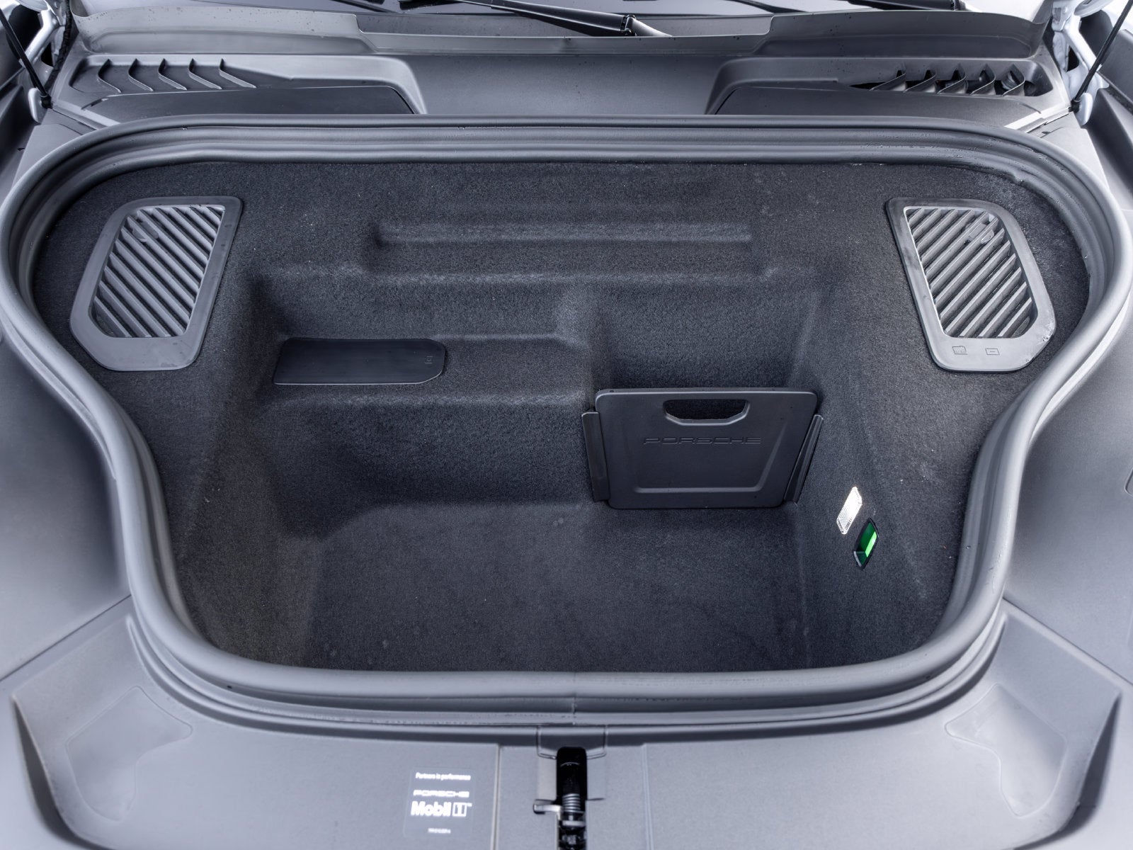 2025 Porsche Macan Macan 4S Electric