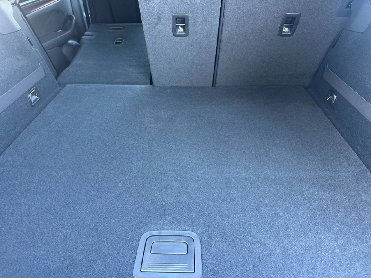 2025 Porsche Macan Macan 4S Electric