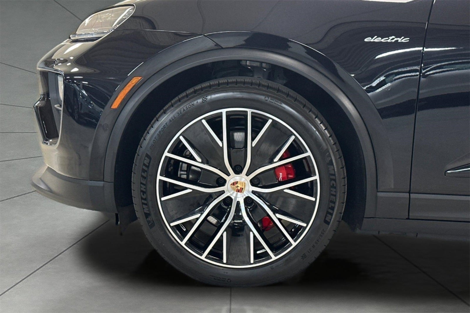 2025 Porsche Macan Macan 4S Electric