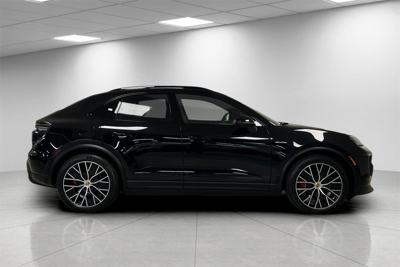 2025 Porsche Macan Macan 4S Electric