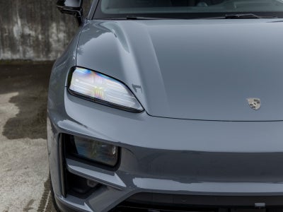 2025 Porsche Macan Macan Turbo Electric