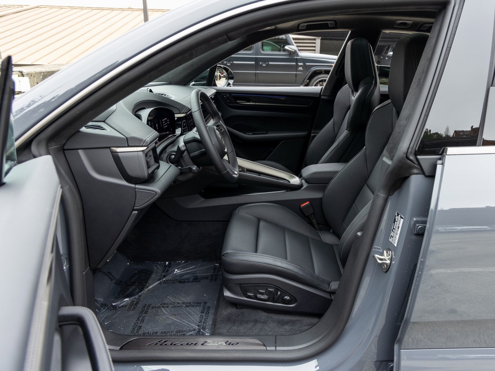 2025 Porsche Macan Macan Turbo Electric