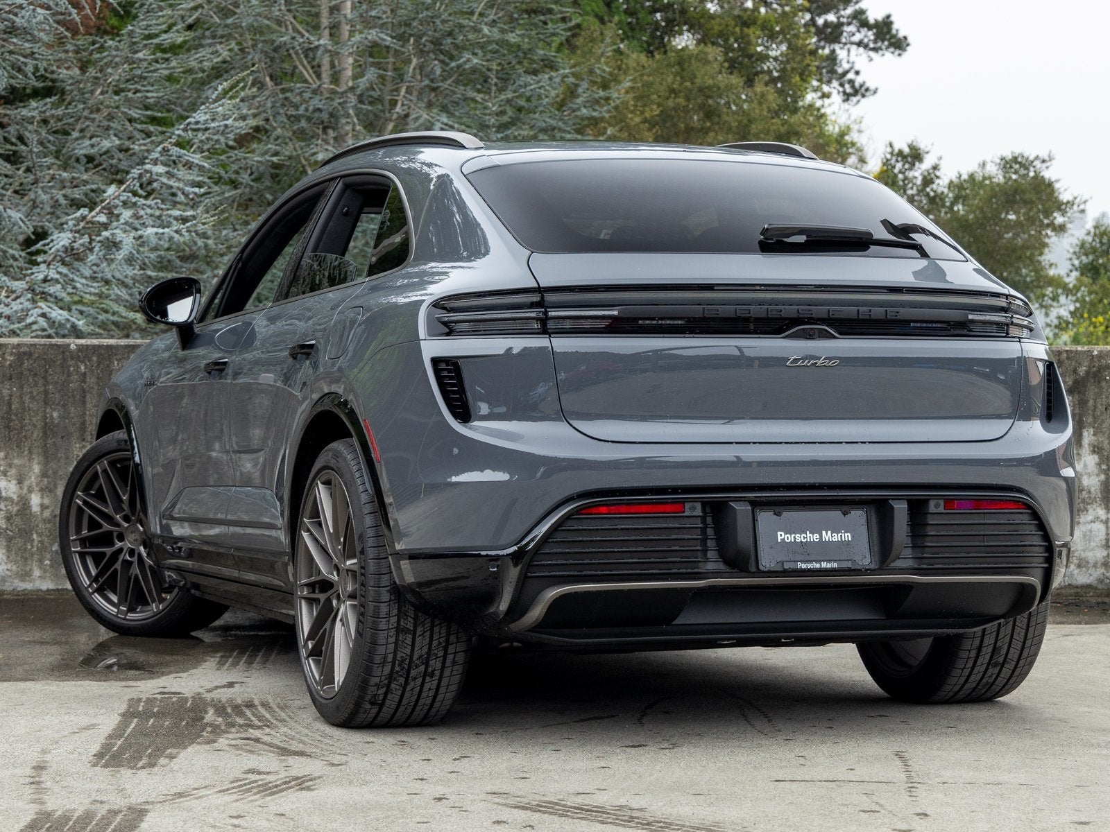 2025 Porsche Macan Macan Turbo Electric