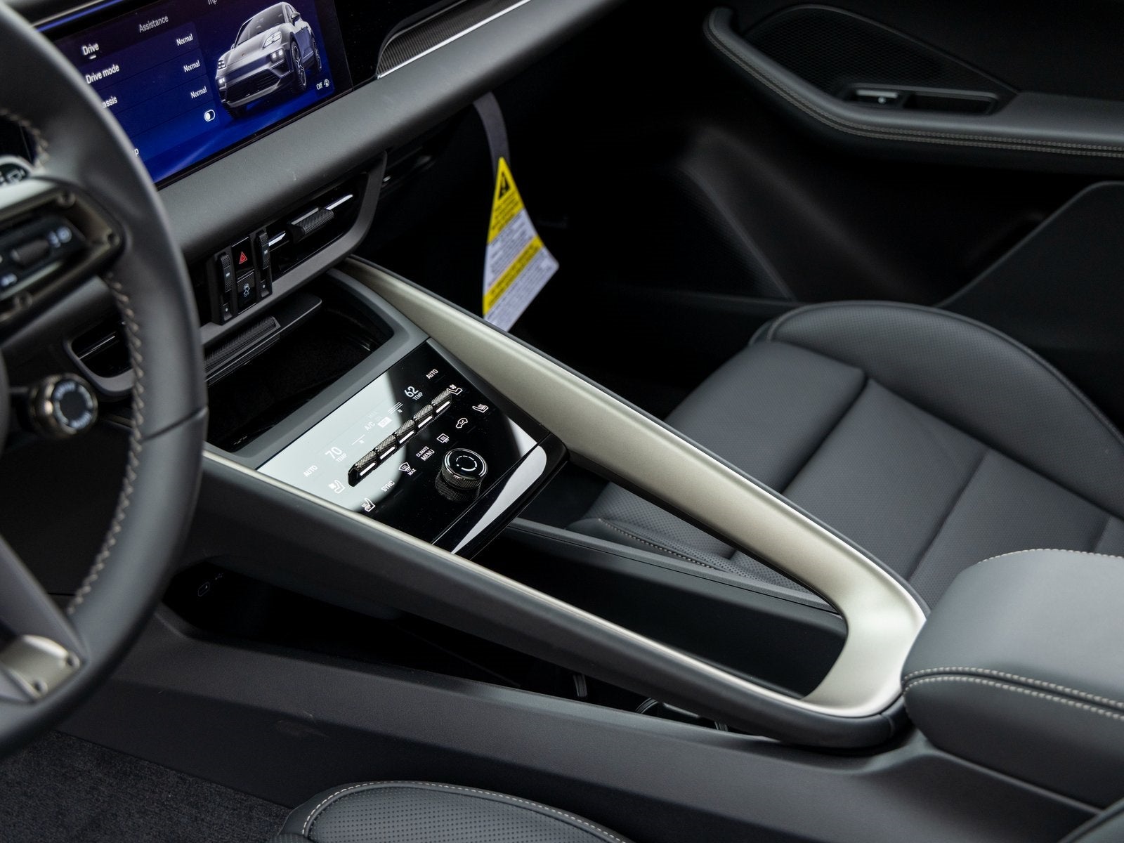 2025 Porsche Macan Macan Turbo Electric