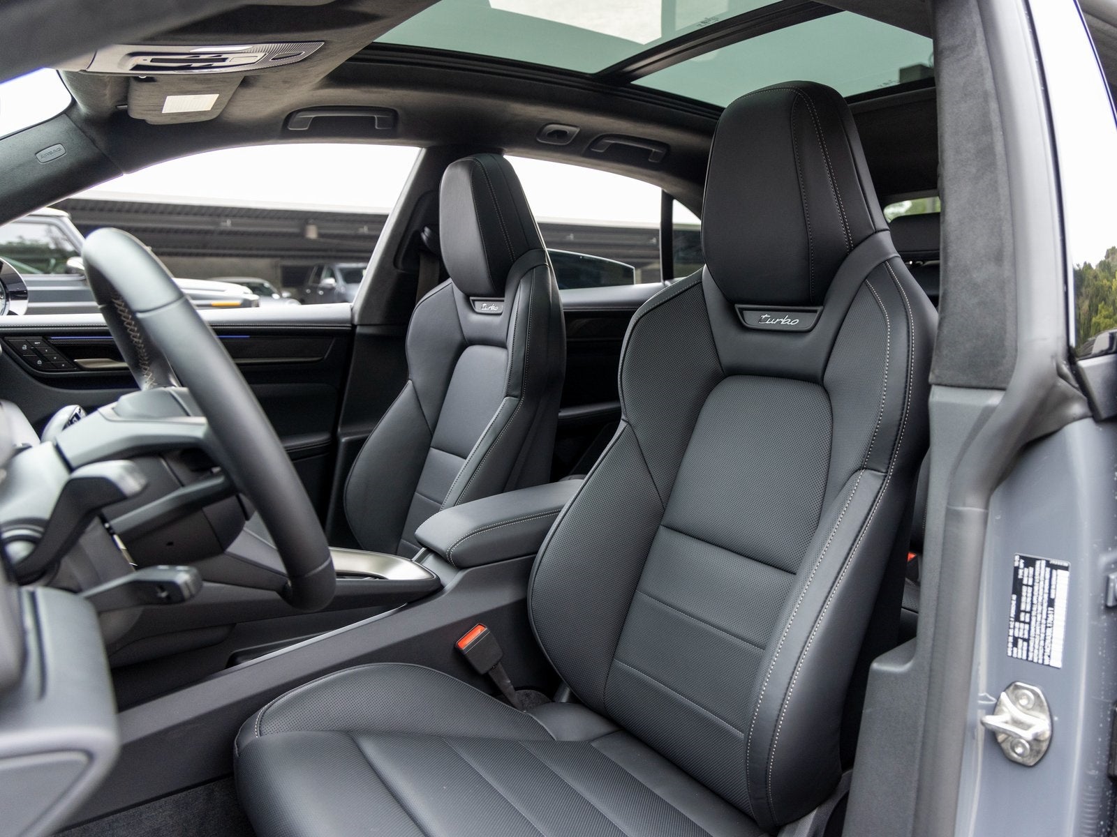 2025 Porsche Macan Macan Turbo Electric