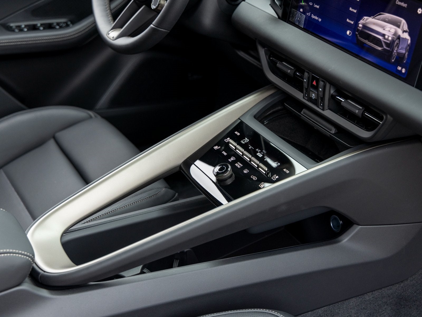 2025 Porsche Macan Macan Turbo Electric