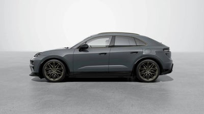 2025 Porsche Macan Macan Turbo Electric