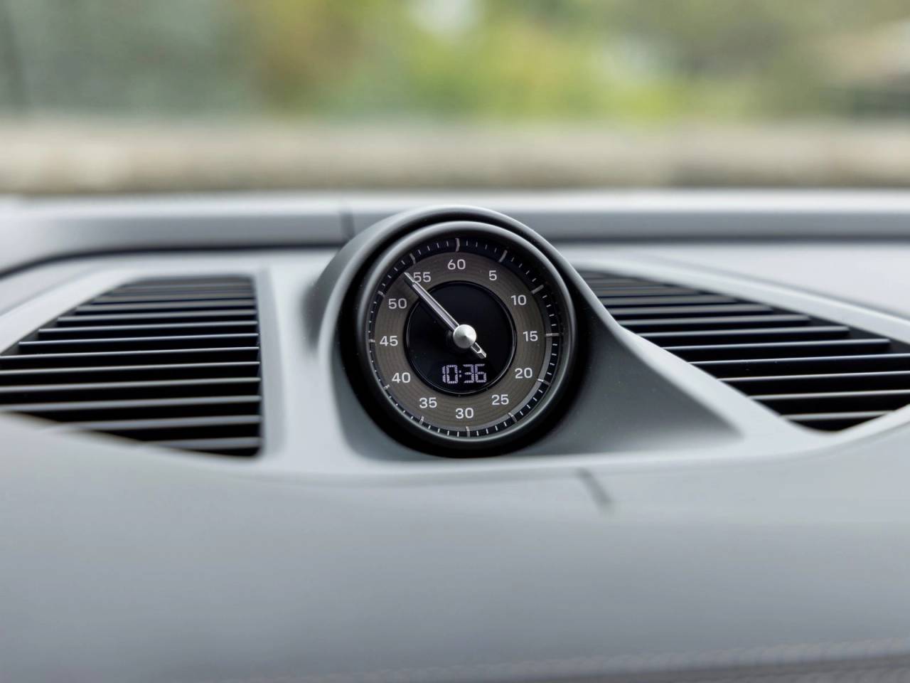 2025 Porsche Macan Macan Turbo Electric