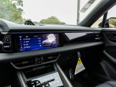 2025 Porsche Macan Macan Turbo Electric