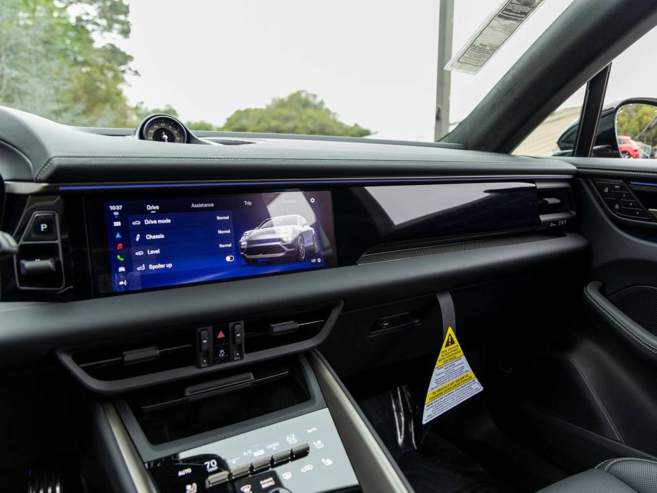 2025 Porsche Macan Macan Turbo Electric