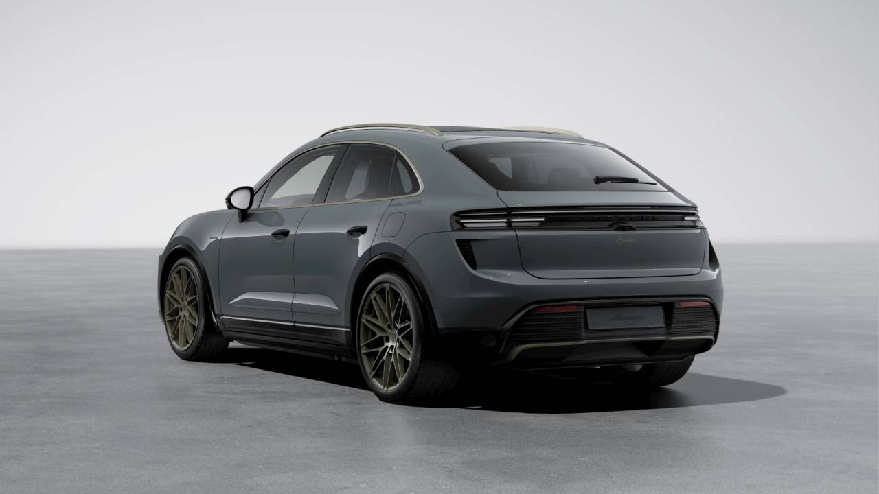 2025 Porsche Macan Macan Turbo Electric