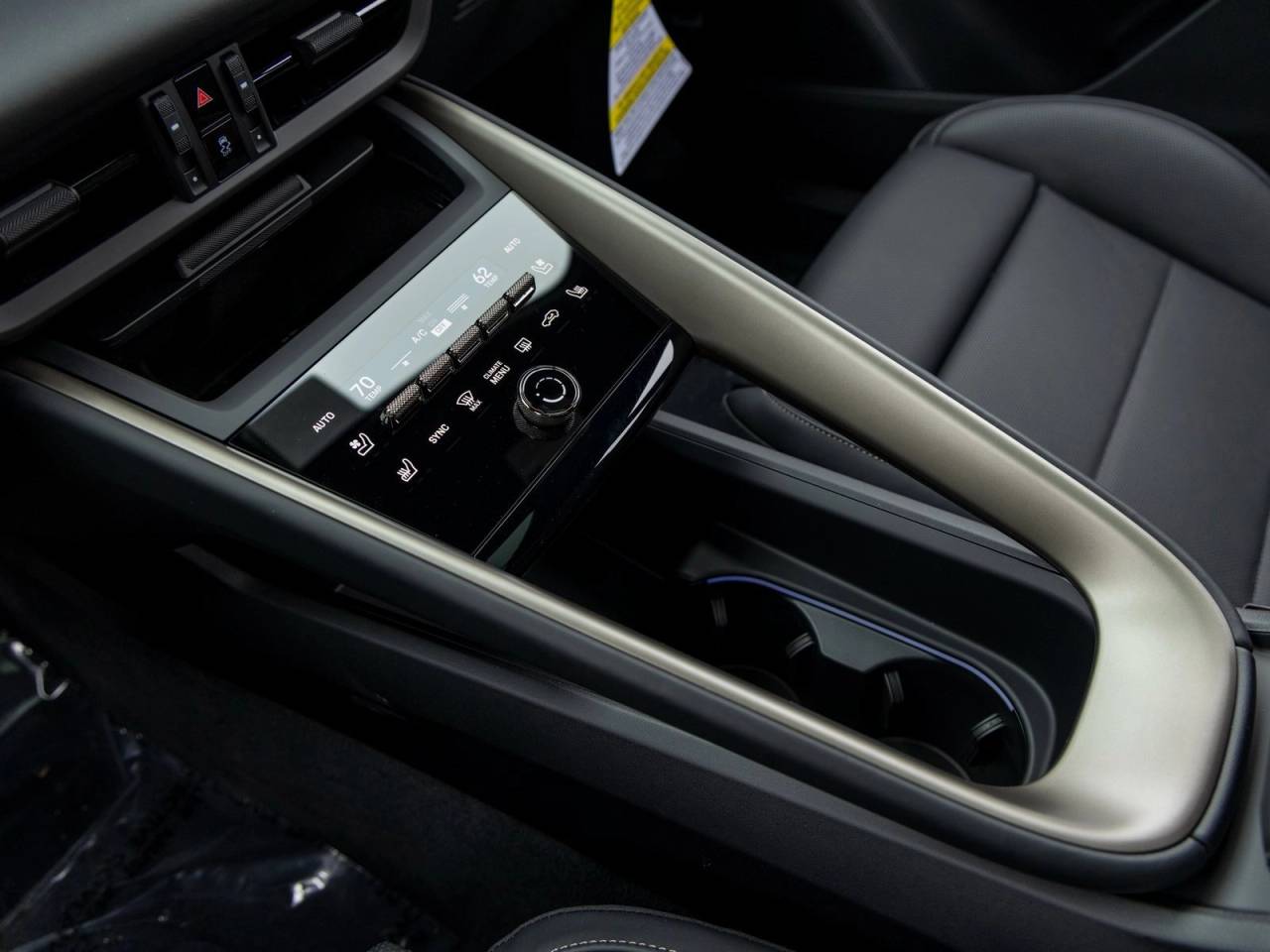 2025 Porsche Macan Macan Turbo Electric