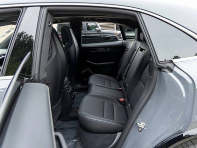 2025 Porsche Macan Macan Turbo Electric