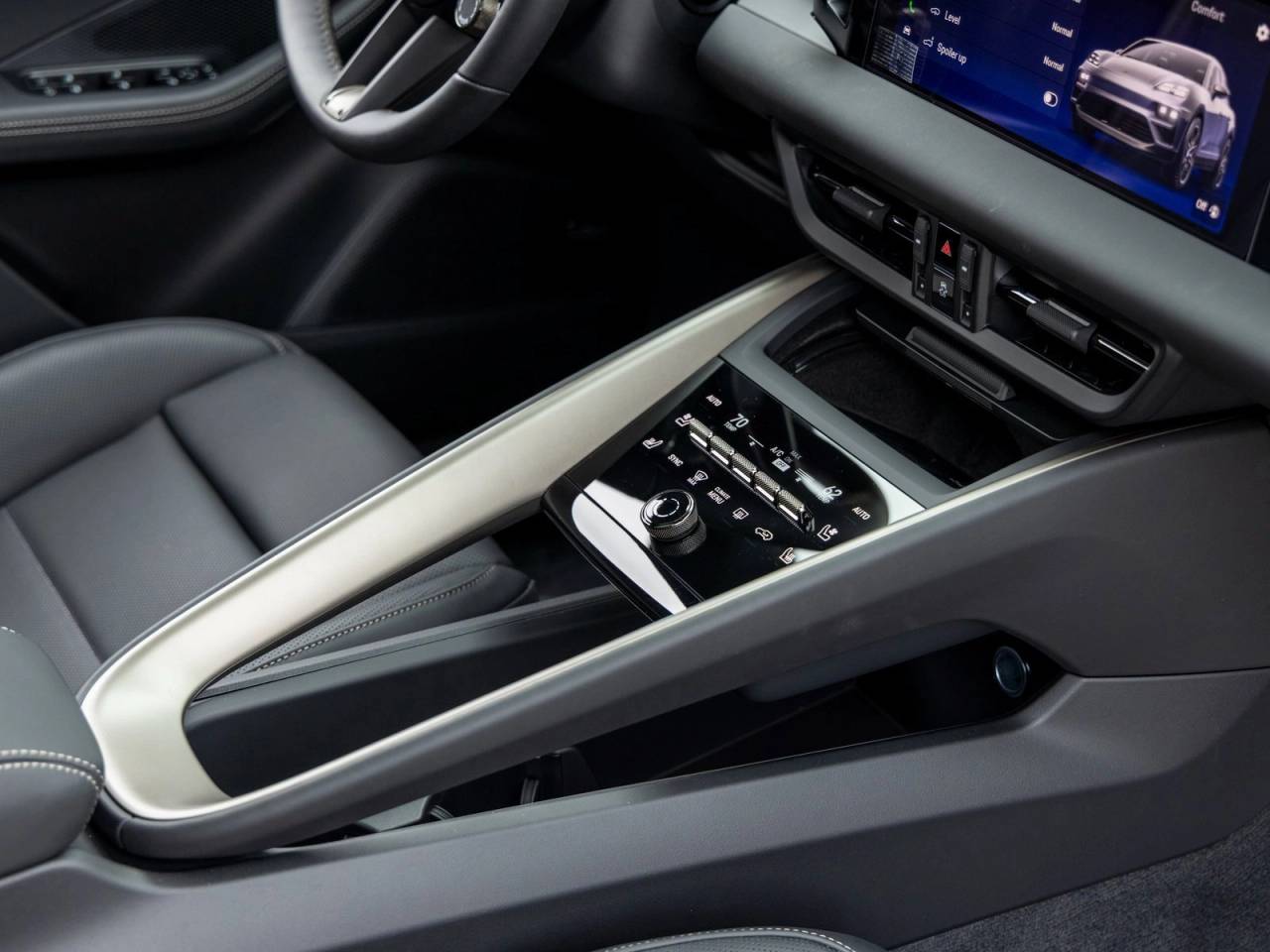 2025 Porsche Macan Macan Turbo Electric