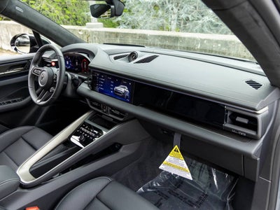 2025 Porsche Macan Macan Turbo Electric