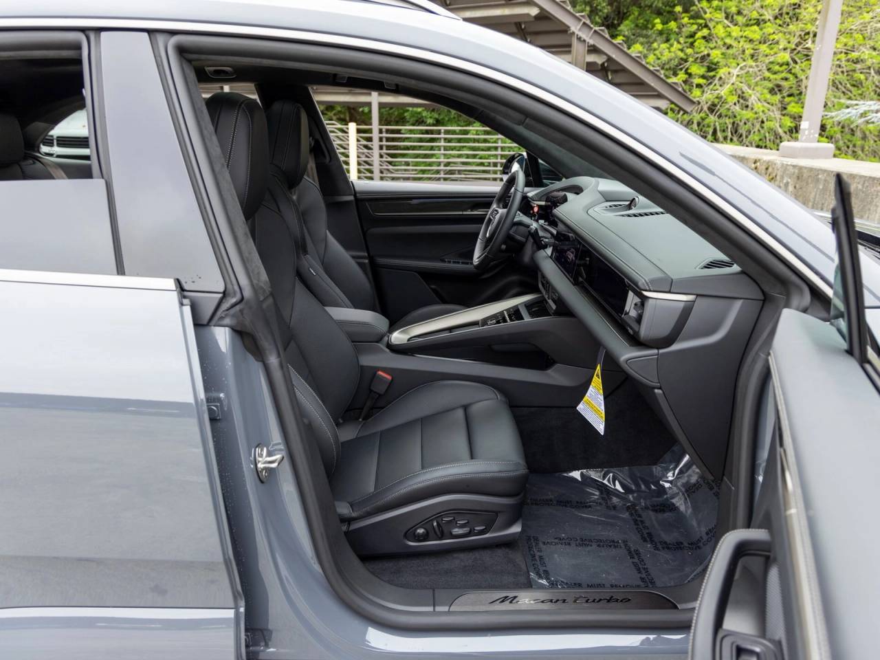 2025 Porsche Macan Macan Turbo Electric