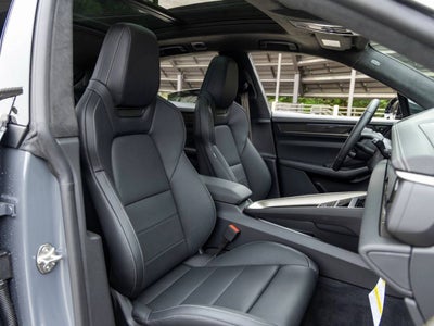 2025 Porsche Macan Macan Turbo Electric