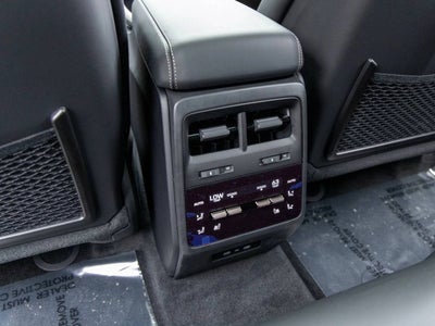 2025 Porsche Macan Macan Turbo Electric