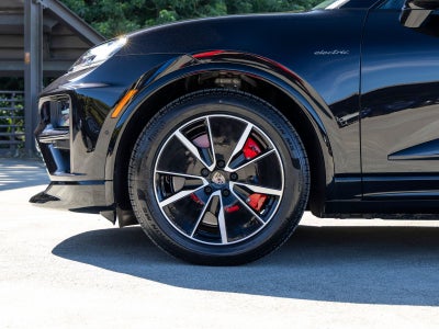 2026 Porsche Macan Turbo Electric