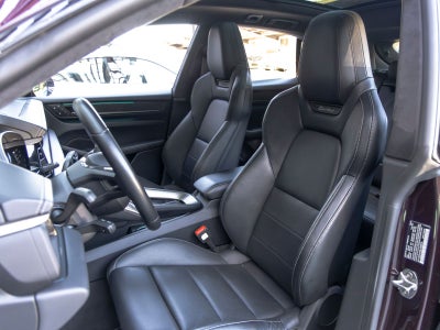 2024 Porsche Macan Turbo Electric