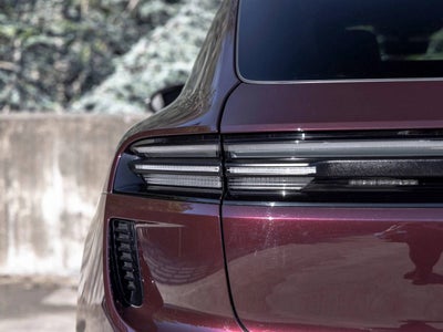 2024 Porsche Macan Turbo Electric