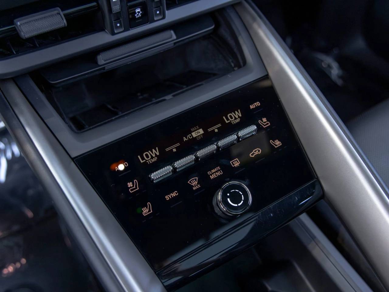 2024 Porsche Macan Turbo Electric