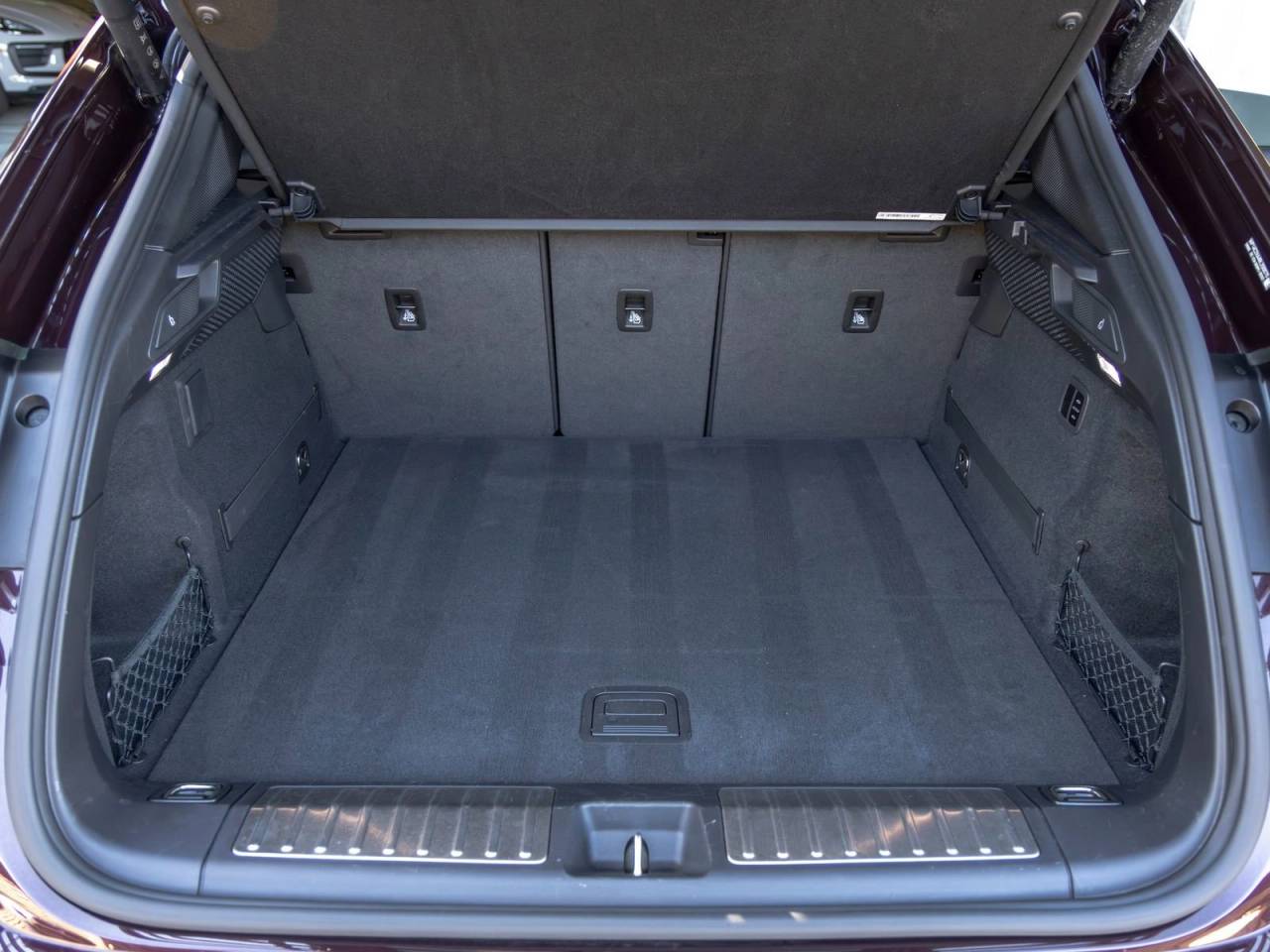 2024 Porsche Macan Turbo Electric