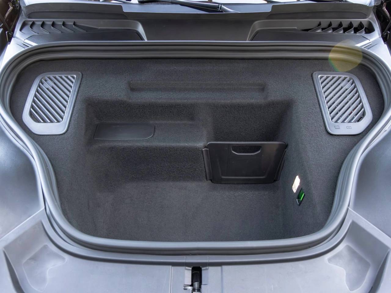 2024 Porsche Macan Turbo Electric