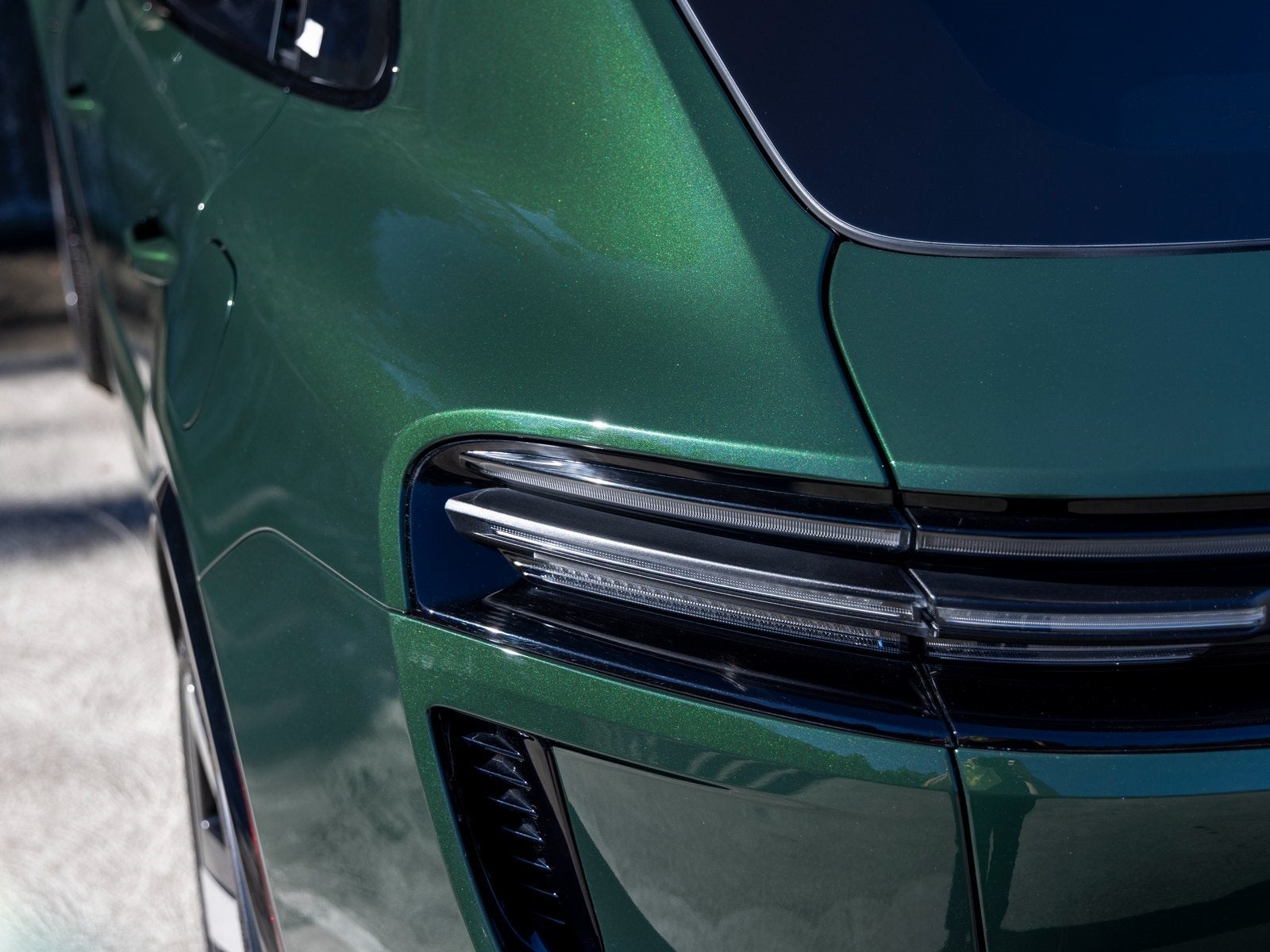 2024 Porsche Macan Macan Turbo Electric