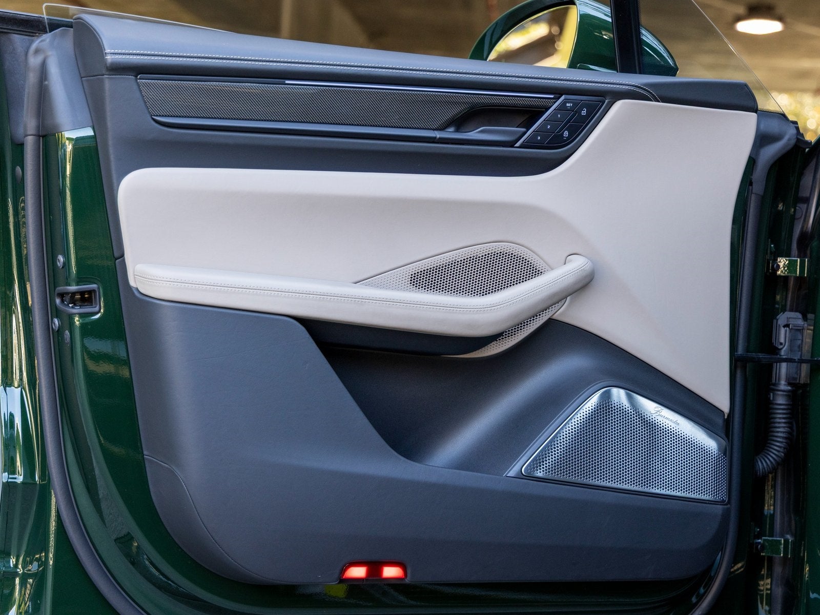 2024 Porsche Macan Macan Turbo Electric