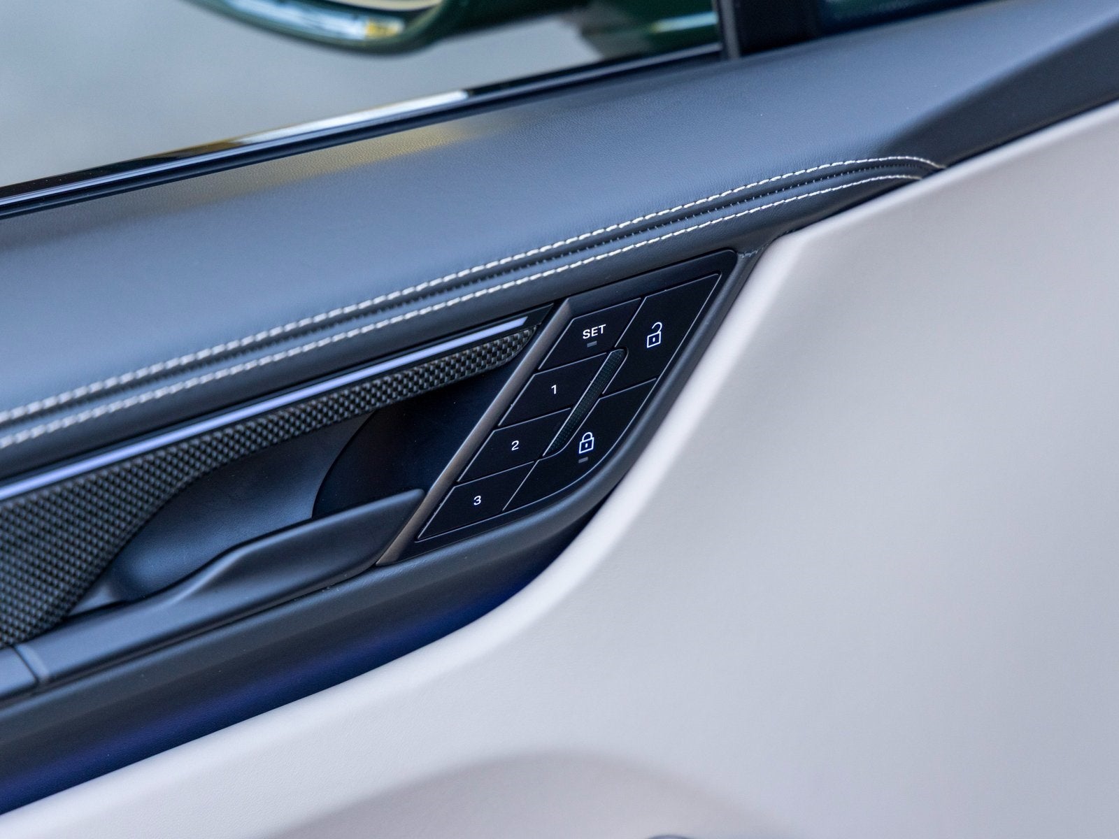 2024 Porsche Macan Macan Turbo Electric