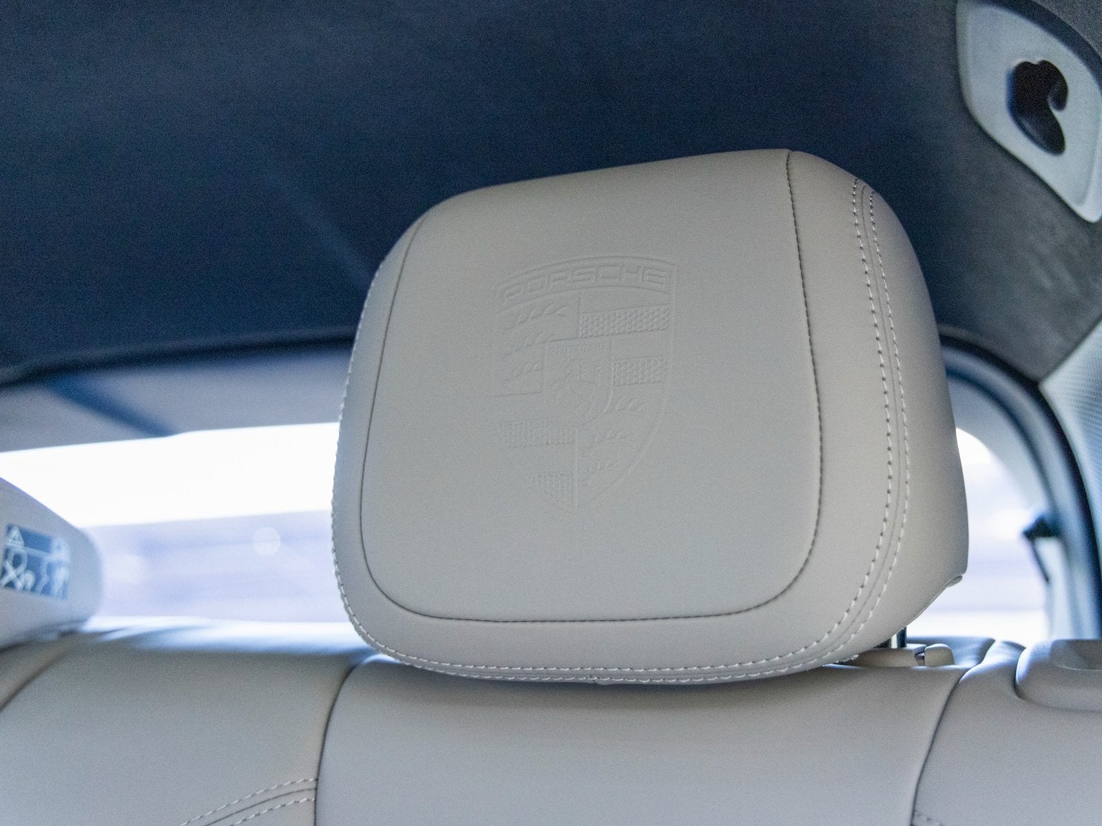 2024 Porsche Macan Macan Turbo Electric