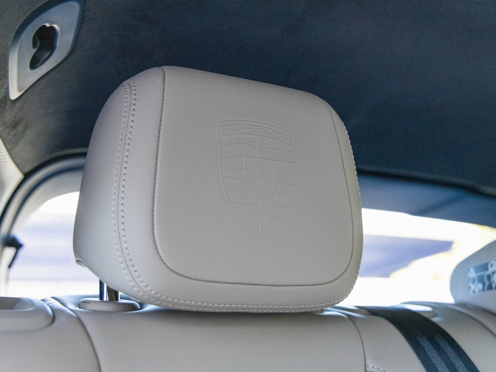 2024 Porsche Macan Macan Turbo Electric