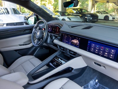 2024 Porsche Macan Macan Turbo Electric