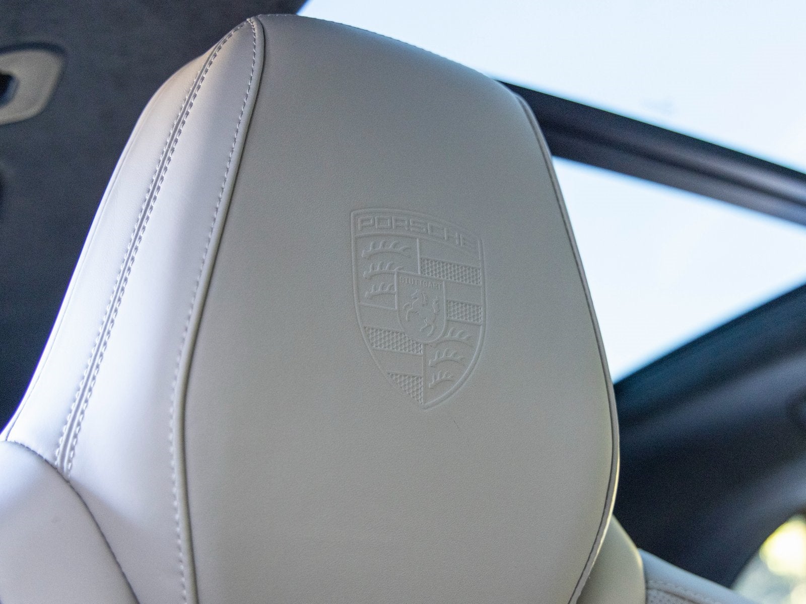 2024 Porsche Macan Macan Turbo Electric