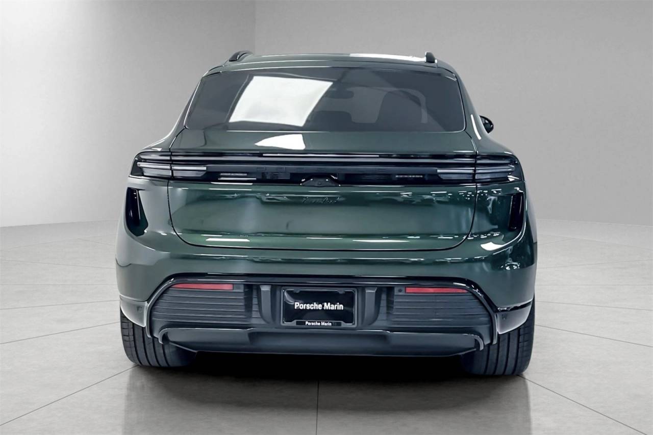 2024 Porsche Macan Macan Turbo Electric