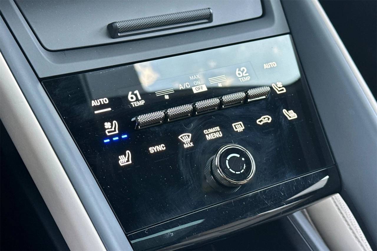 2024 Porsche Macan Macan Turbo Electric